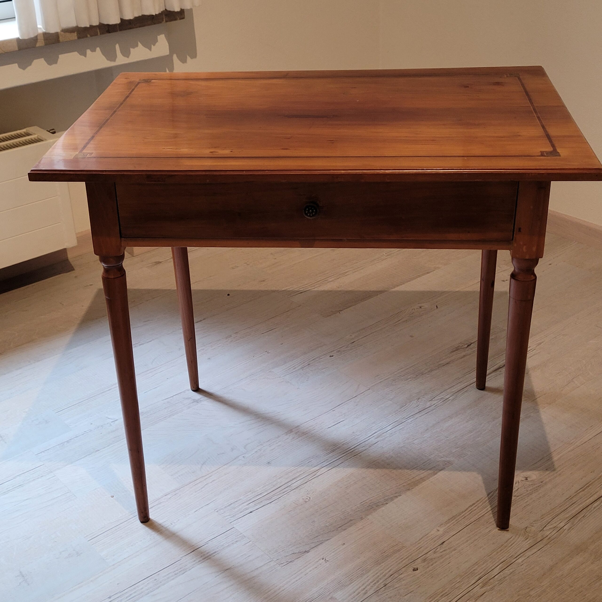 MB11 Antikes Tischchen – Bild 2