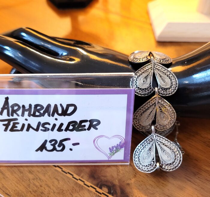 ASCH43 Feinsilber Vintage-Armband Herzformen CHF 135.00.